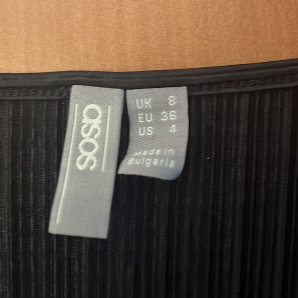 ASOS Black Long Sleeve Wrap Top in Plisse with Asymmetric Hem - Picture 3 of 3